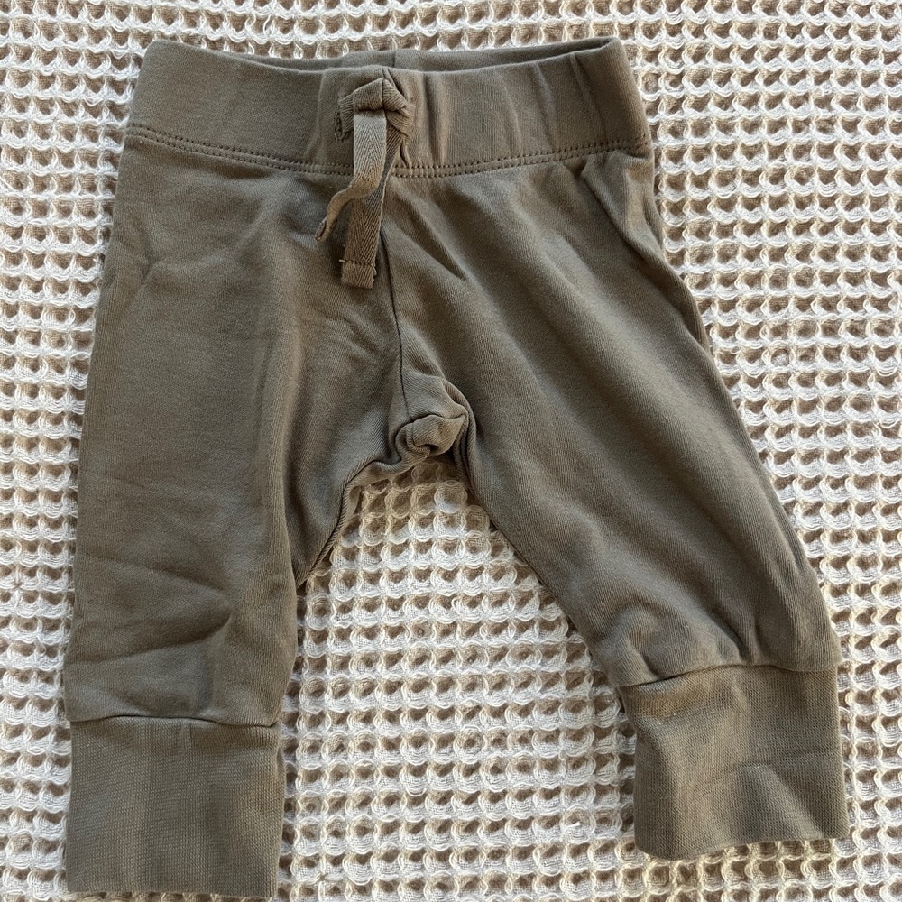 Colored Organics leggings 0-3 Mo olive drab